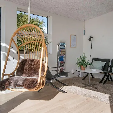 Alluring Holiday Home In S Nder Stenderup With Terrace Prázdninový dům